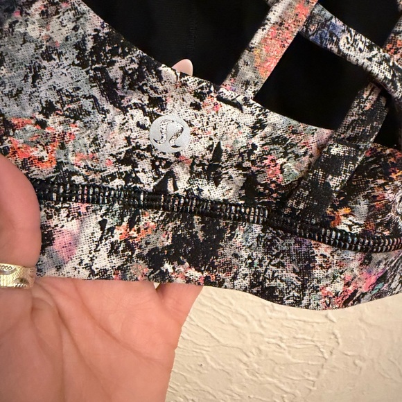 lululemon athletica energy Bra - Picture 2 of 8